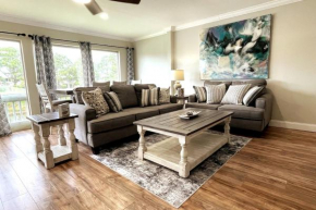Knotty n Nice Central Destin 3 pools Lake View